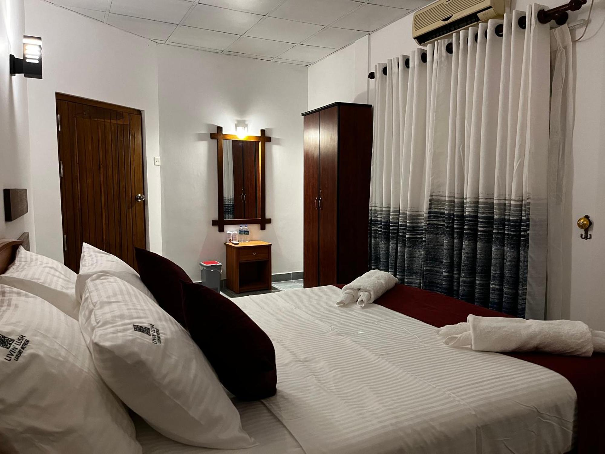 Hotel Livin Lush Luxury Retreat à Anurâdhapura Extérieur photo
