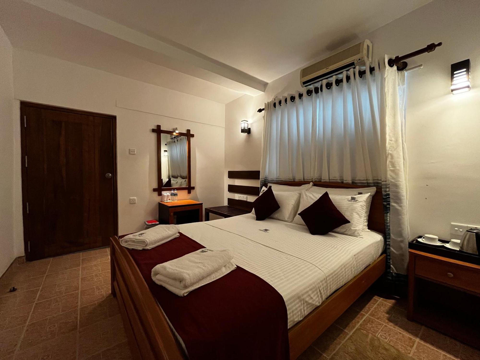 Hotel Livin Lush Luxury Retreat à Anurâdhapura Extérieur photo